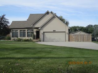 3752 Mitchell Rd, Lapeer, MI 48446