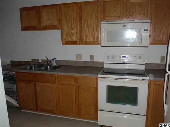 3rd image of 116 N East St