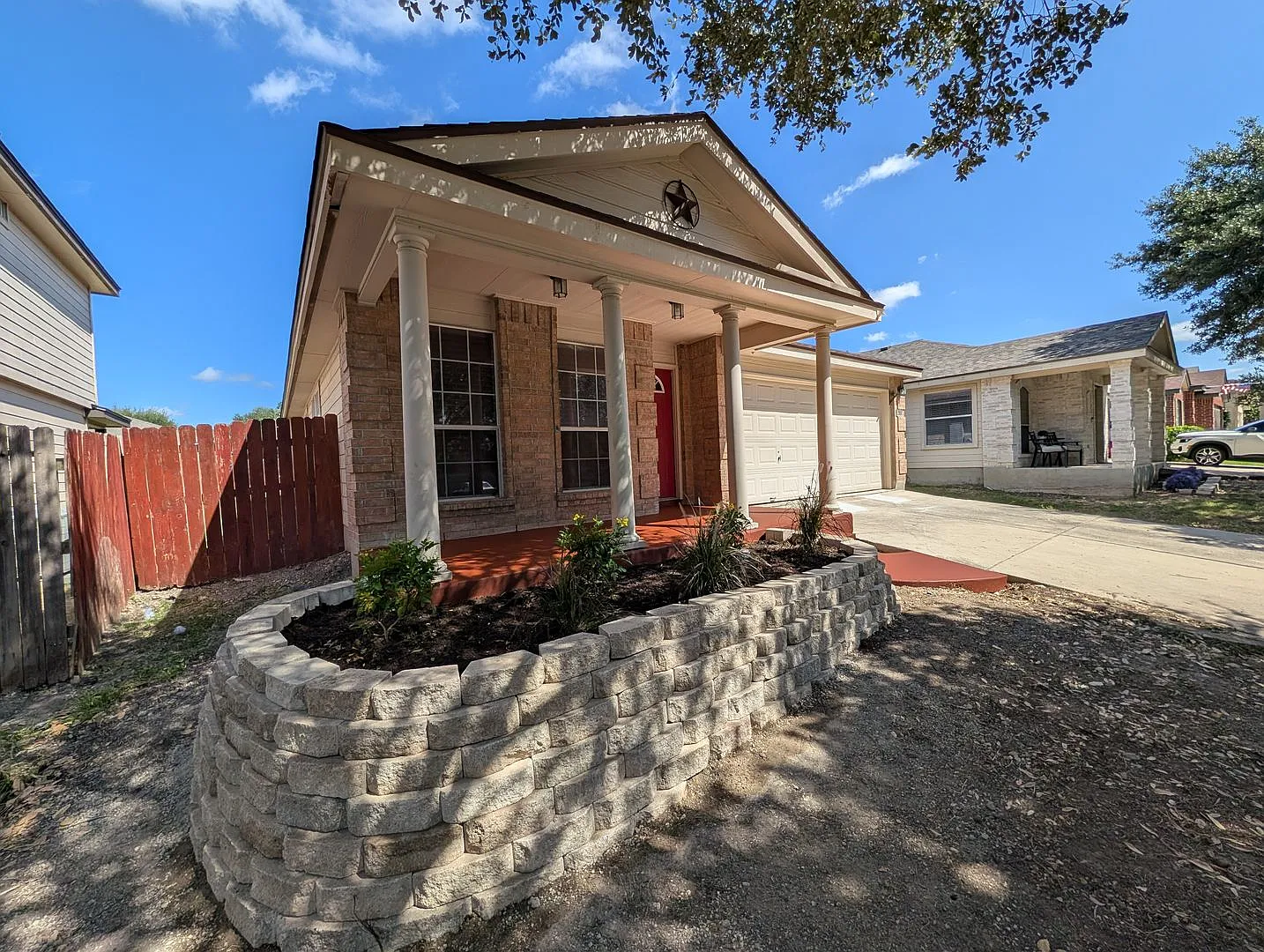 2 Weeks Free Rent ** Dove Crossing 3/2/2 / No Carpet / Fridge Included / Fenced in Yard / NBISD — Photo 2