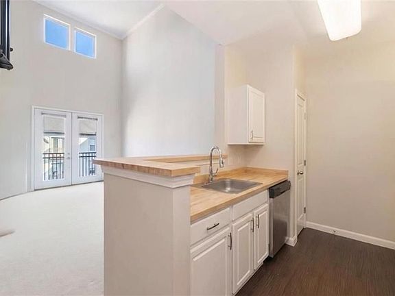 5th image of 1000 Providence Pl APT 418