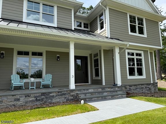 2nd image of 3 Bristol Ridge Rd