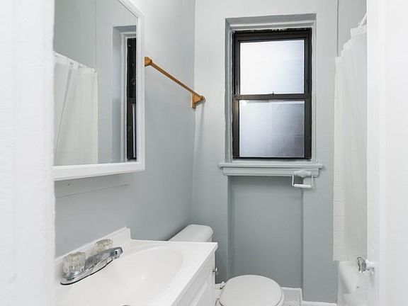 5th image of 4737 N Beacon St #315