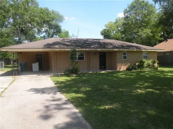 470 S 2nd St, Ponchatoula, LA 70454