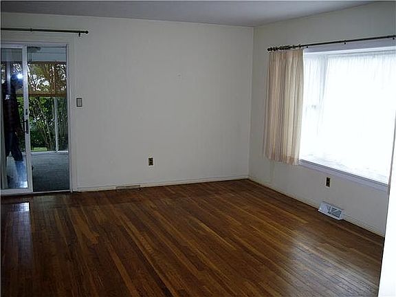 2nd image of 136 Belmont Ave