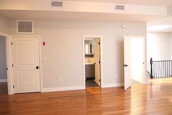 Rented by Nooklyn NYC LLC | media 38