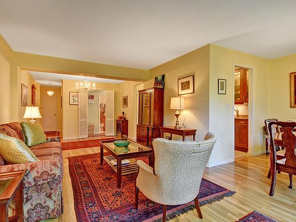 5th image of 629 Kappock St APT 6B