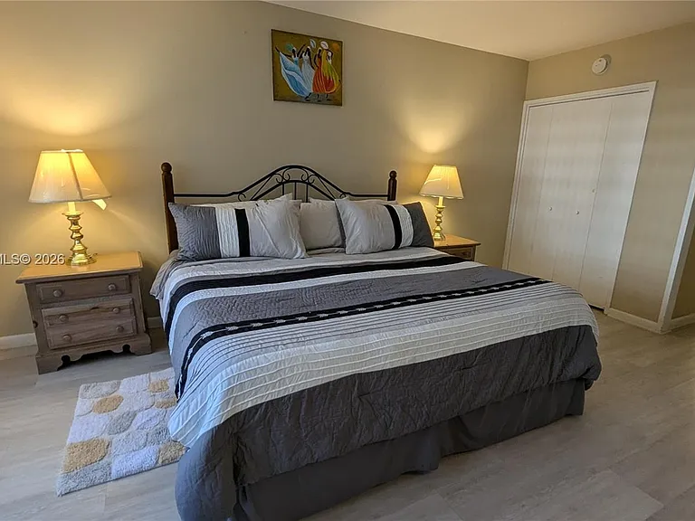 5161 Collins Ave #602 — Photo 16