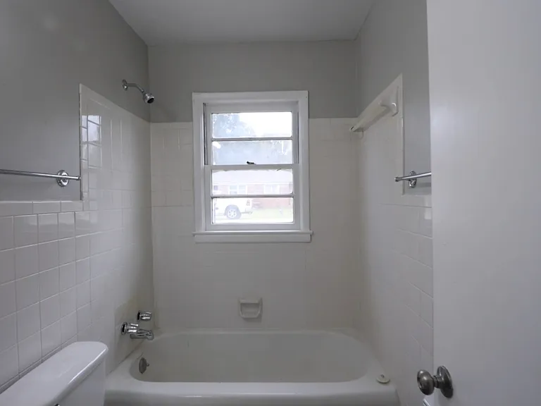 4006 S 18th St — Photo 5