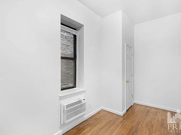 4th image of 147 E 30th St APT 1D