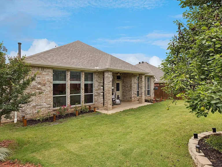 10237 Red Bluff Ln — Photo 24