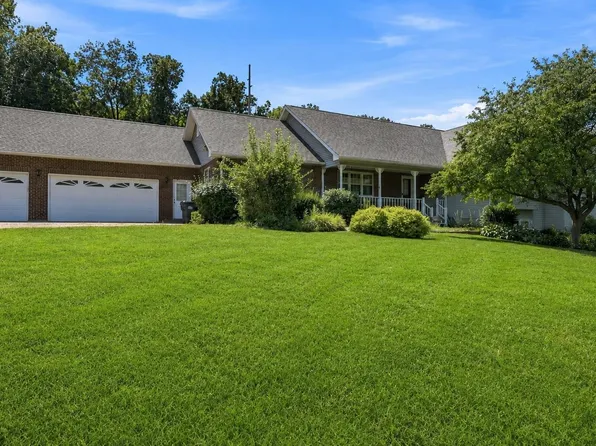 1135 W Menzemer Rd, Elizabeth, IL 61028