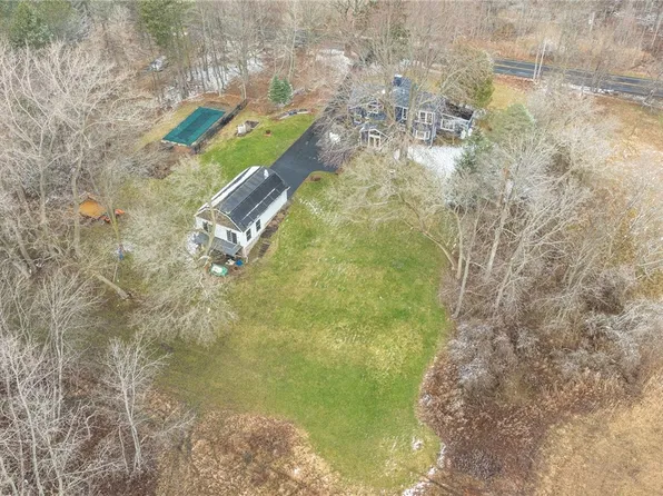 307 Parrish Rd, Honeoye Falls, NY 14472