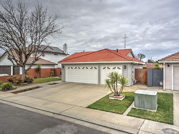 3rd image of 1305 Fannell Dr