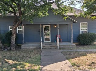 310 N Trinity St, Coleman, TX 76834