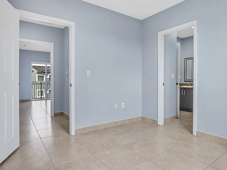 10480 W Okeechobee Rd — Photo 14