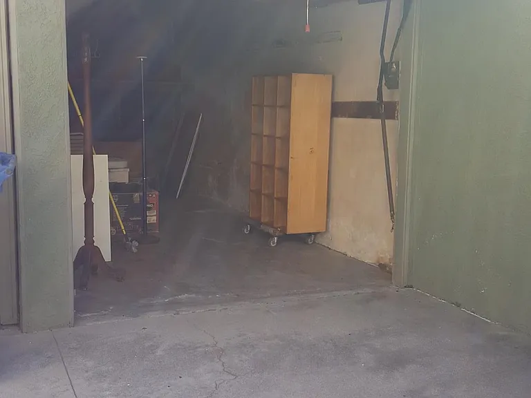 4419 Ledge Ave — Photo 4