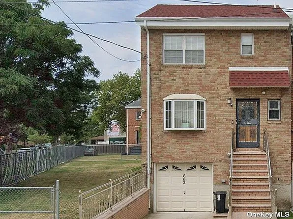 662 Shepherd Ave, Brooklyn, NY 11208
