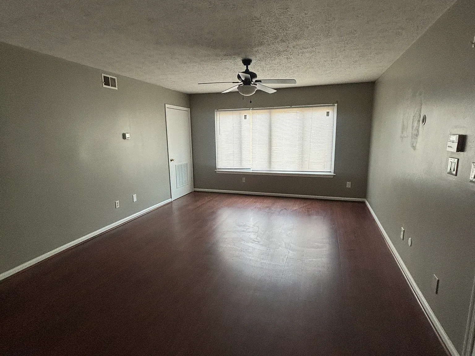 2 bed, 875 sqft, $1,500 — Photo 3