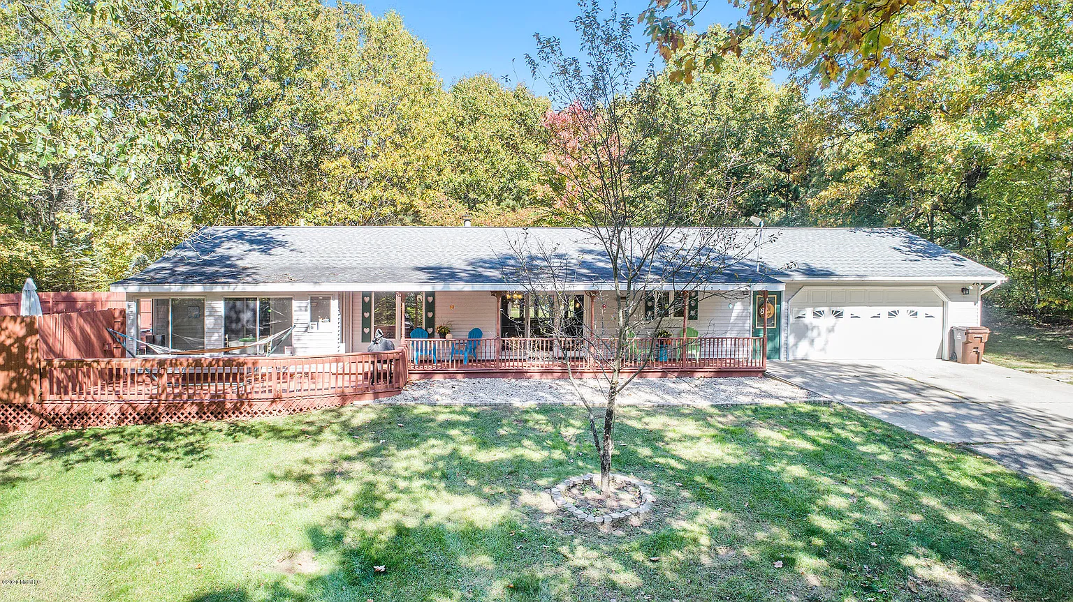 16511 Whispering Oaks photo 1