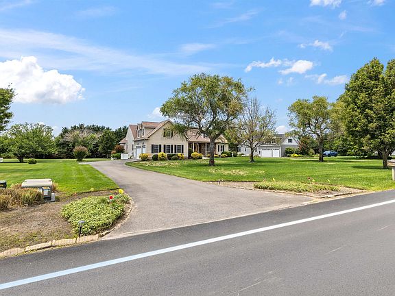 2nd image of 4010 Bayshore Rd