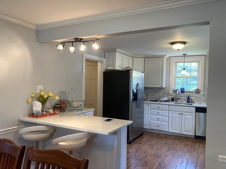 16 Pine St — Photo 11