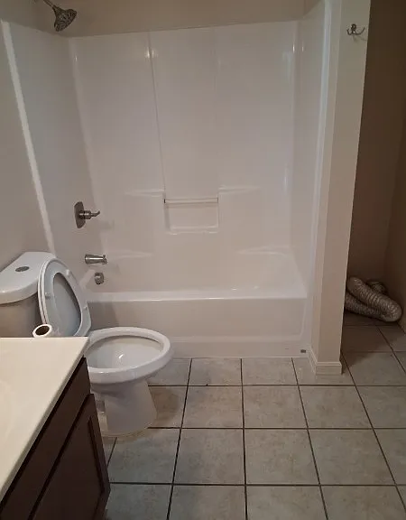 1014 Elm St — Photo 4