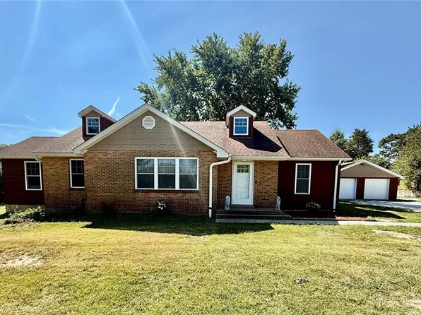 1718 Highway N, Pacific, MO 63069