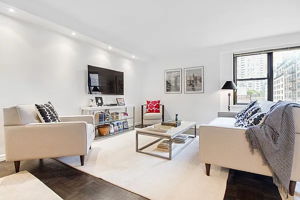 Sold by LG Fairmont Group | media 1