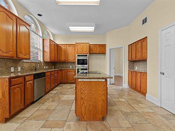 5th image of 3607 Flagstone Dr
