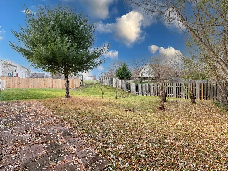 11968 Locus Ln — Photo 24