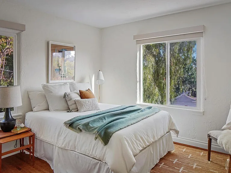 2269 Cove Ave — Photo 20