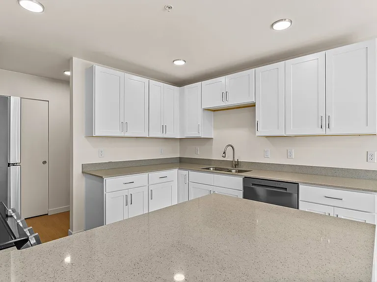 2901 Salem Ave SE #101 — Photo 14