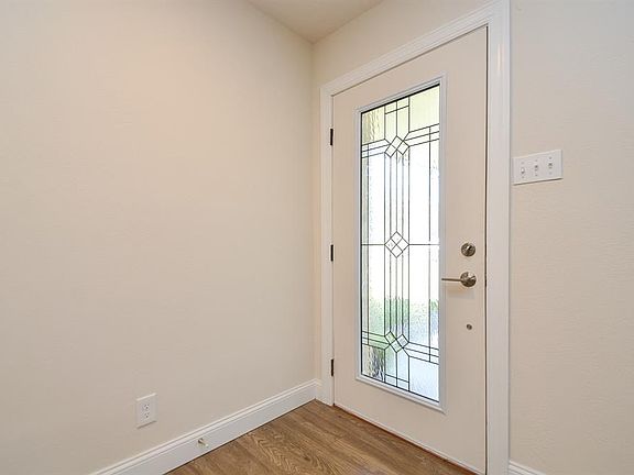 3rd image of 215 County Road 193