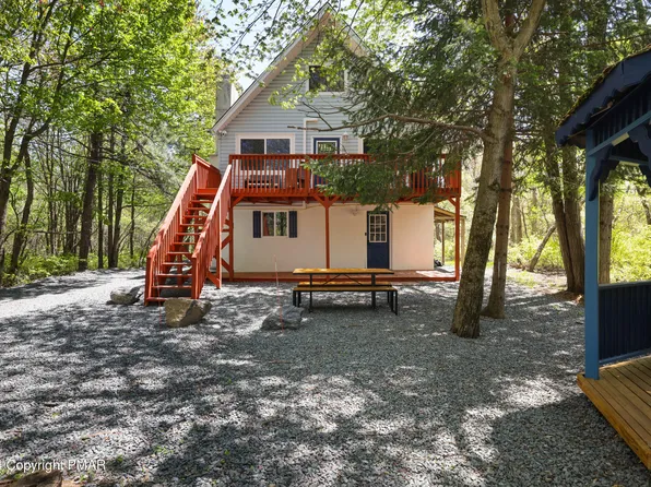 284 Cedar Dr, Long Pond, PA 18334
