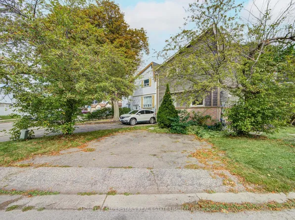 50 Hoskins Sq, Brampton, ON L6S 2N6