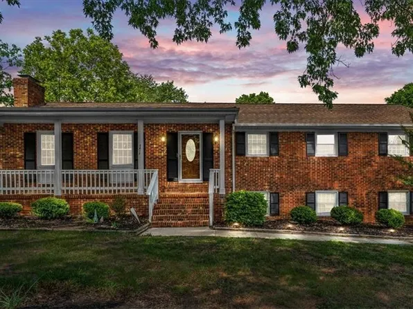 3412 Imperial Dr, High Point, NC 27265