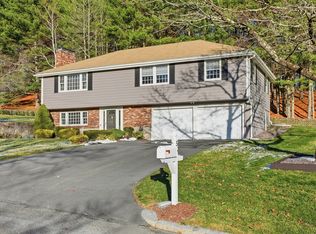 55 Ledgewood Rd, Framingham, MA 01701