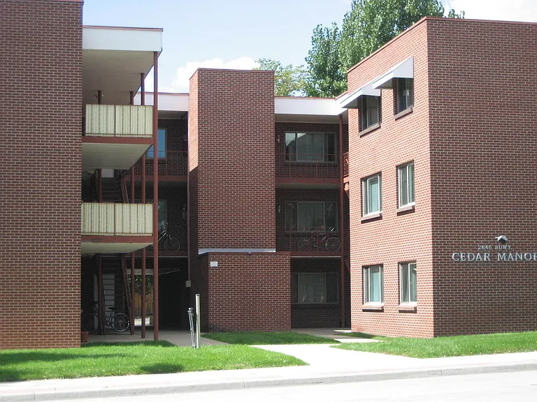 2845 Broadway Street — Photo 32