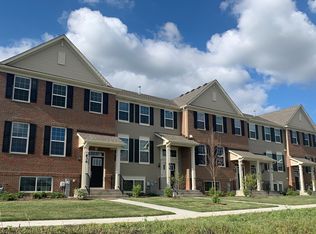 704 Springside Ct, Oswego, IL 60543
