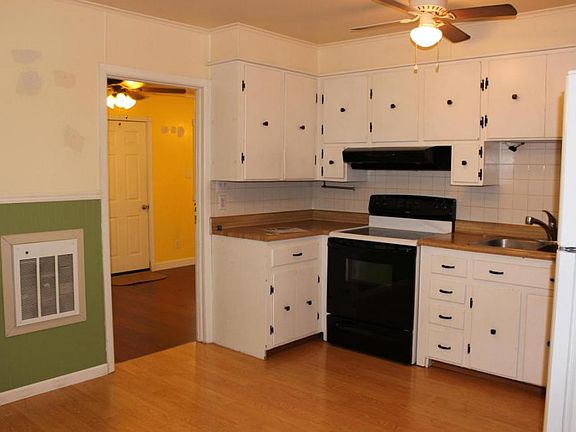 5th image of 2412 Floral Dr