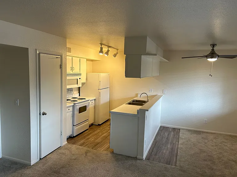 Shadowbrook Apartments-Scenic Living in Sedona — Photo 12