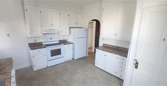5th image of 277 E Main St Floor 1
