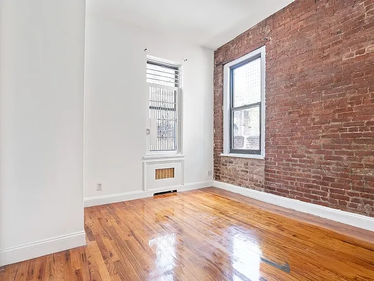 251 E 52nd St #3C — Photo 6
