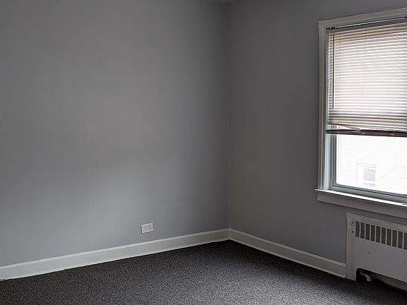 4th image of 4218 S Michigan Ave #3