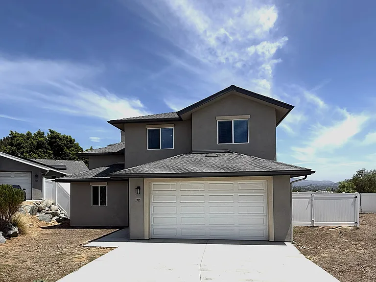 1715 Terrace Hill Dr — Photo 1