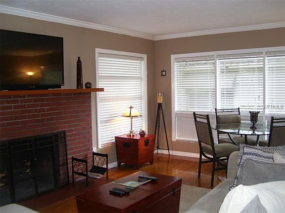 4th image of 1038 W Marjorie St