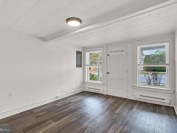 5th image of 323 Lincolnway W #325