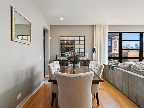 5th image of 808 N Greenview Ave APT 3D