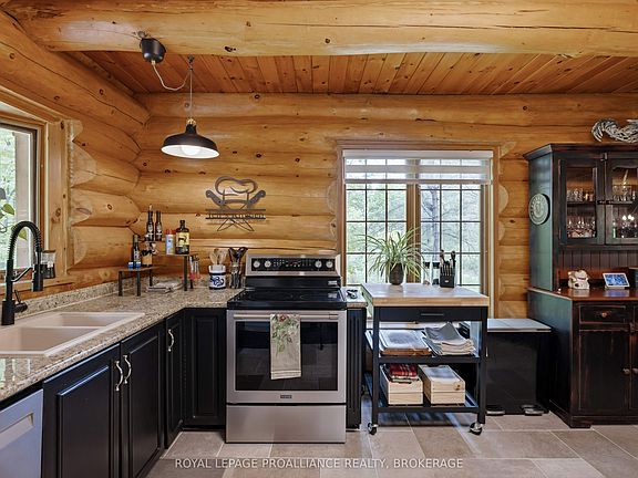 4th image of 156 Darlingside Dr