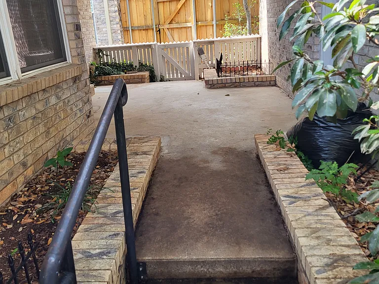 307 N Avenue M — Photo 12